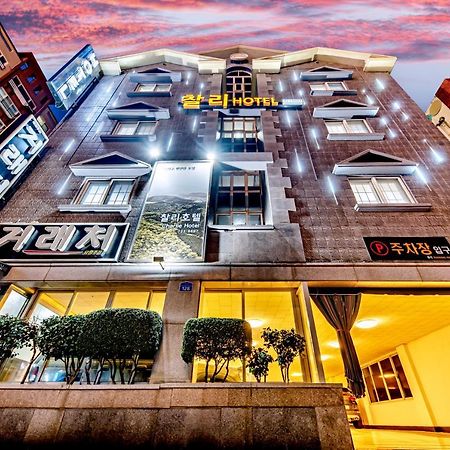 Charlie Hotel Jeju Bagian luar foto
