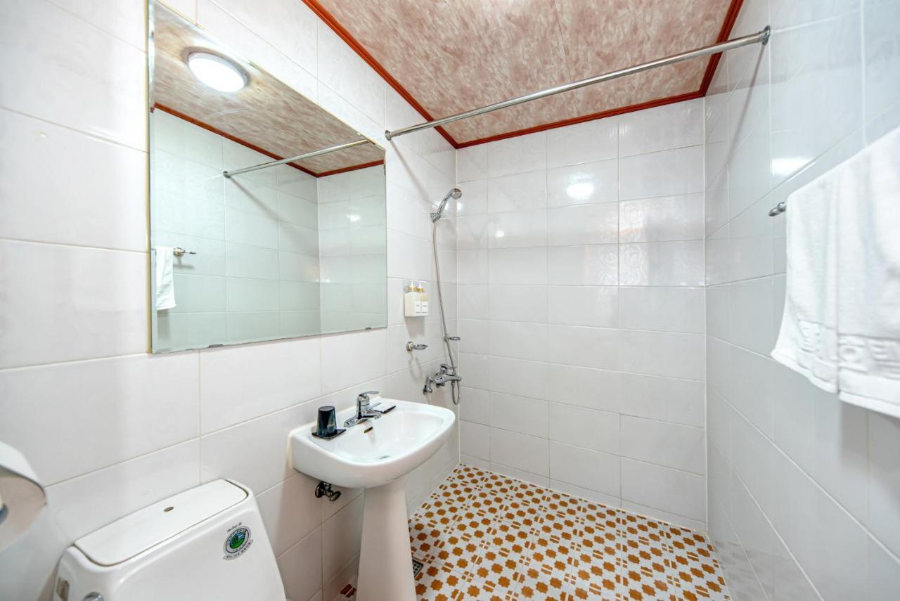 Charlie Hotel Jeju Bagian luar foto